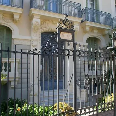 Апартаменты Belle Epoque Flat In
