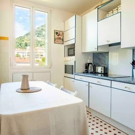 Belle Epoque Flat In