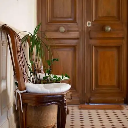 Апартаменты Belle Epoque Flat In
