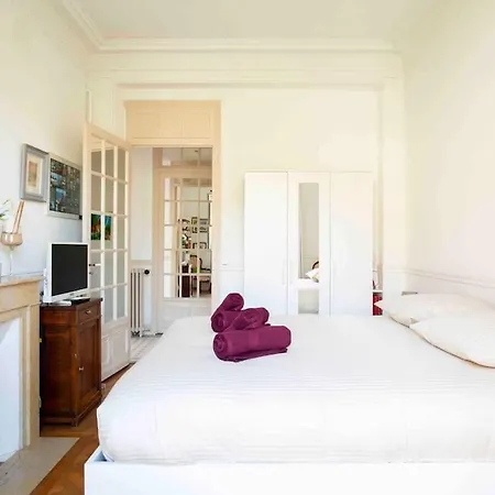 Апартаменты Belle Epoque Flat In