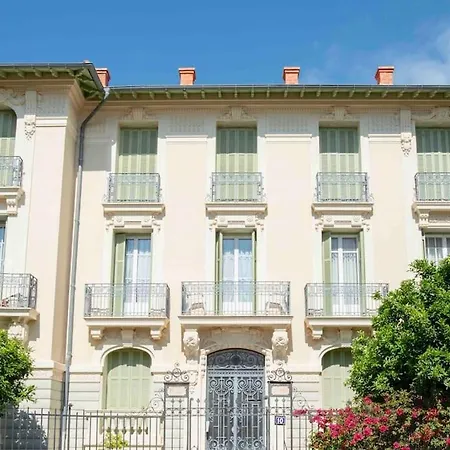 Апартаменты Belle Epoque Flat In *